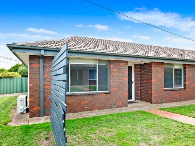 Comfortable Two Bedroom Unit in Convenient Wendouree Location