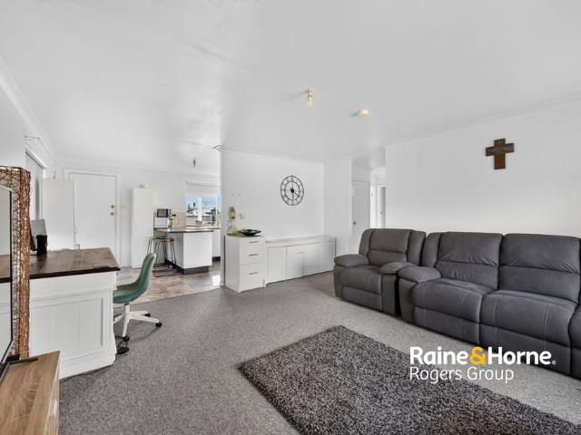 Comfortable Two Bedroom Unit in Gorokan Water Included