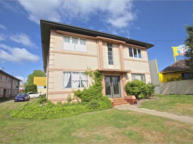 Comfortable Two Bedroom Unit in the Heart of Bathurst