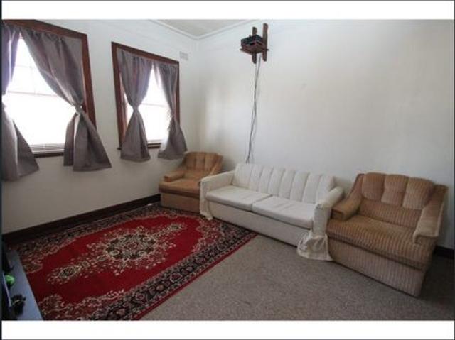 Comfortable Two Bedroom Unit in the Heart of Bathurst