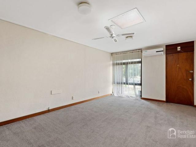 COMFORTABLE TWO BEDROOM UNIT WITH EASY CARE LIVING IN KENNINGTON