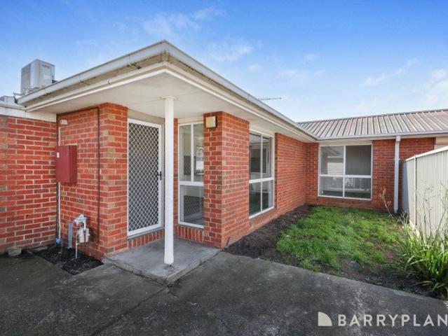 Comfortable Two Bedroom Unit with Spacious Backyard