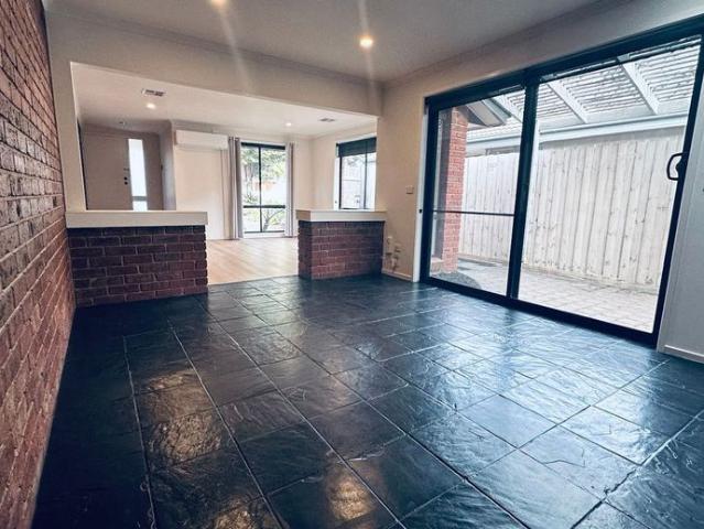 Comfortable Two Bedroom Unit with Private Courtyard