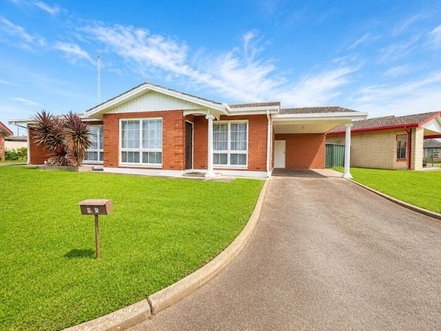 Comfortable Two Bedroom Unit with Private Courtyard