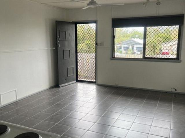 Comfortable Two Bedroom Unit with Private Courtyard