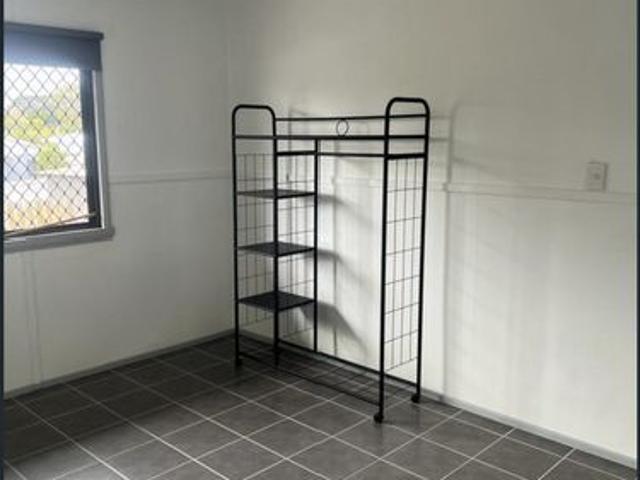 Comfortable Two Bedroom Unit with Private Courtyard