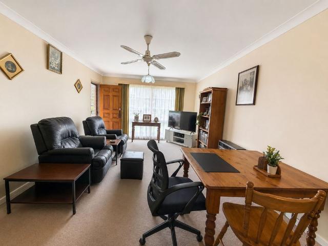 Comfortable Two Bedroom Unit with Private Courtyard