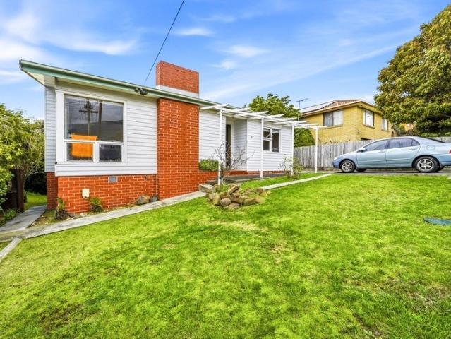 Comfortable Two Bedroom West Moonah Home