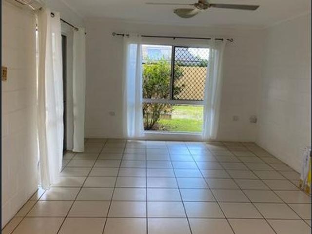 Comfortable Two Bedroom Duplex in Caravonica Unit 2