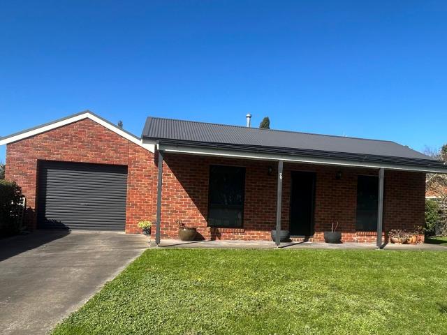 COMFORTABLE TWO BEDROOM HOME CENTRAL LOCATION
