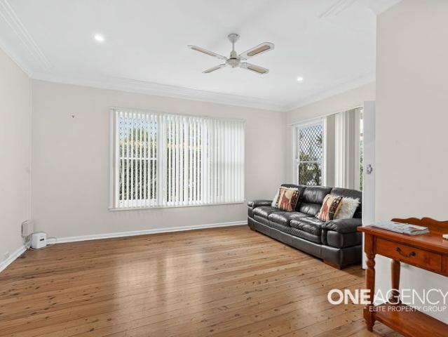 COMFORTABLE TWO BEDROOM HOME IN A CENTRAL BOMADERRY LOCATION