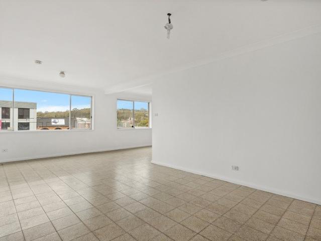 Comfortable Two Bedroom Living in the Heart of Oak Flats
