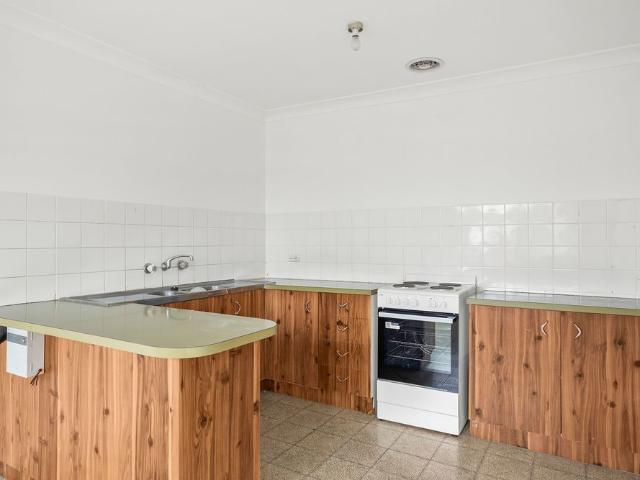 Comfortable Two Bedroom Living in the Heart of Oak Flats