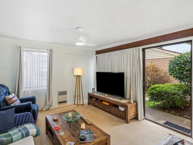 Comfortable Two Bedroom Living with Spacious Backyard