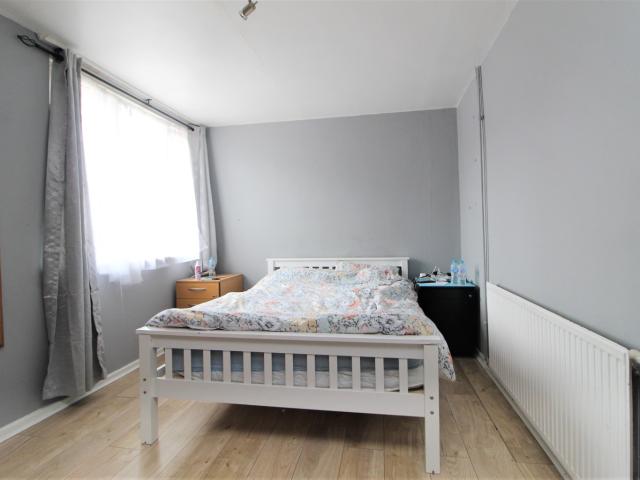 Comfortable Two Bedroom Maisonette in Jupiter Drive