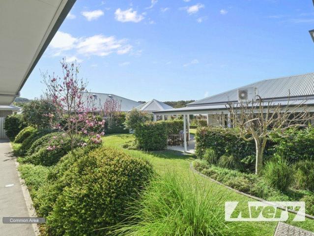 Comfortable Two Bedroom over 55's Villa Ready to Move Into