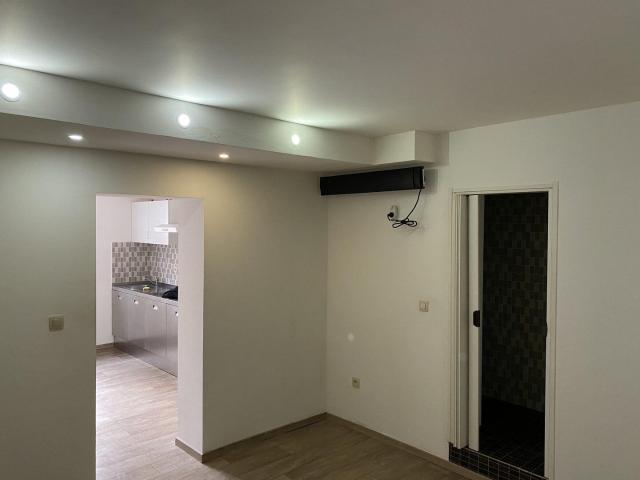 Comfortable unfurnished 1 bedroom apartment