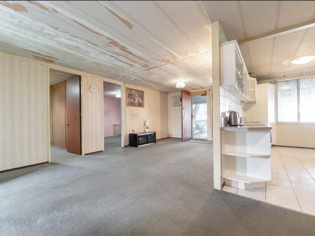 Comfortable Unit in a Convenient Armadale Location