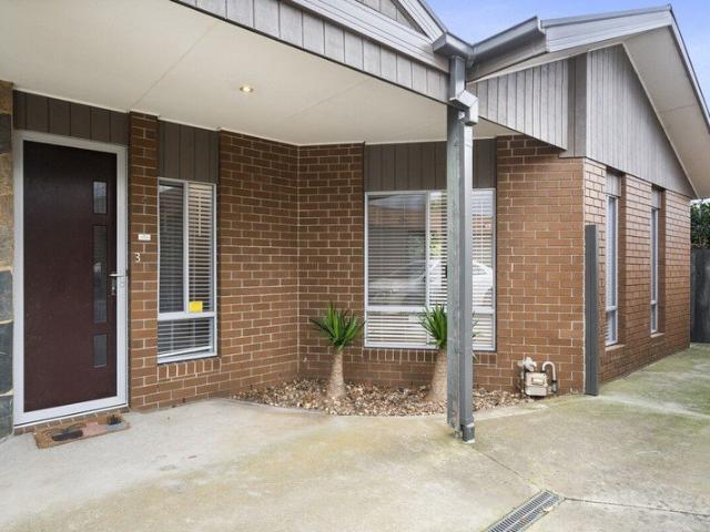 COMFORTABLE UNIT IN A CONVENIENT CENTRAL POSITION!