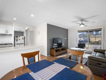 Comfortable Unit Living in Mitchell Park