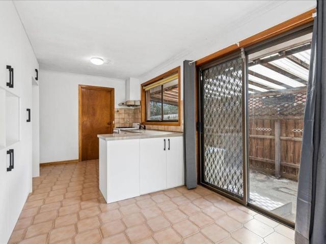 Comfortable Unit with Two Living Areas