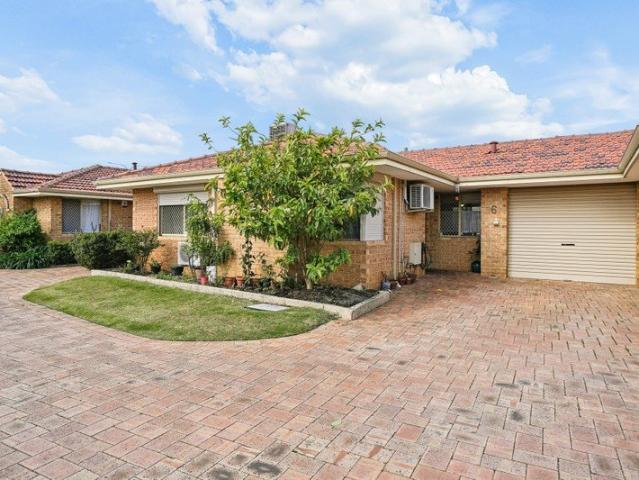 COMFORTABLE VILLA LIVING IN A CONVENIENT LOCATION