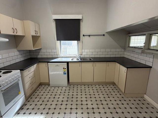 Comfortable & Well Maintained Home in a Central Location