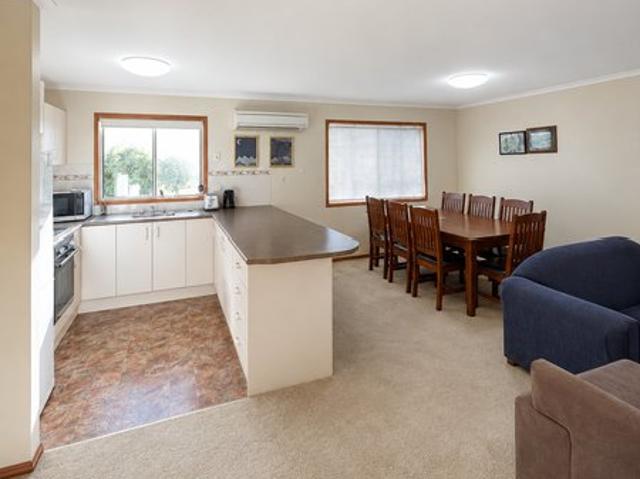 Comfortable Alpine Living | Fully Furnished | 3 Bedrooms | Flexible Lease