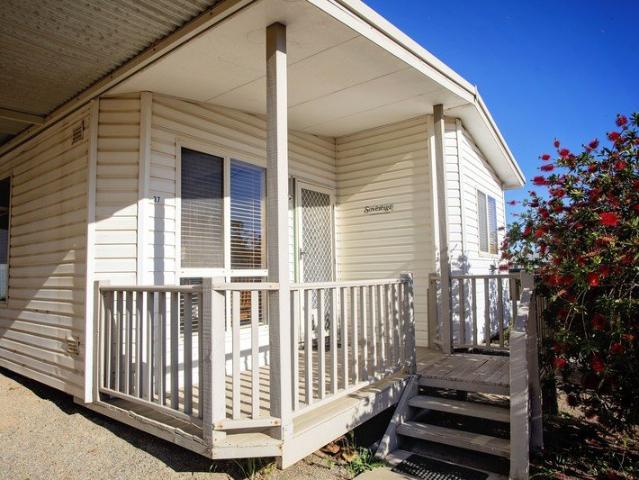 Comfortable and Convenient Living in the Heart of Ravensthorpe