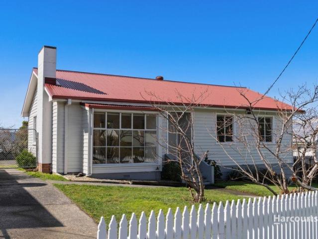 Comfortable and Convenient on Jackson Street!