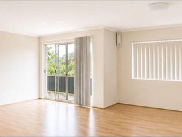 Comfortable and spacious 2 bedroom unit!