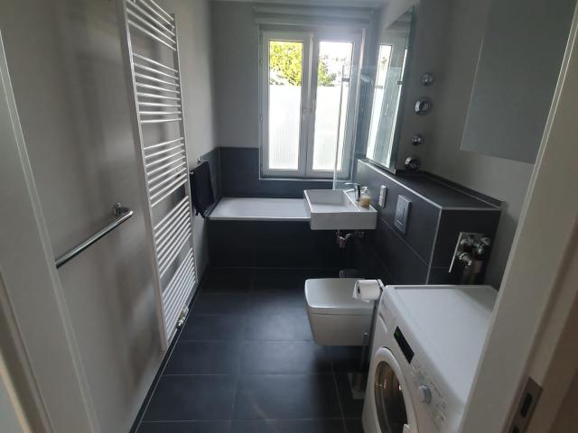 Comfortable and spacious apartment with 4 bedrooms in Berlin