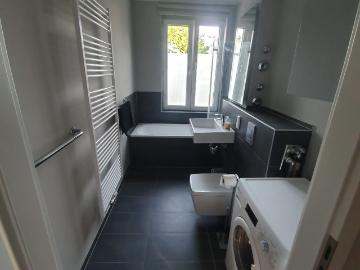 Comfortable and spacious apartment with 4 bedrooms in Berlin