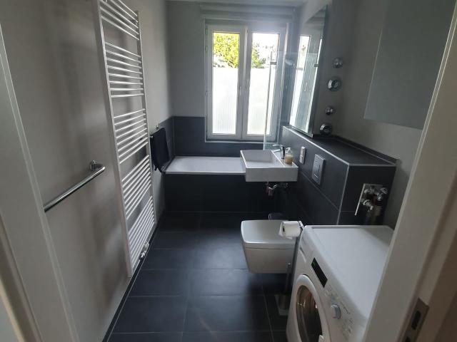 Comfortable and spacious apartment with 4 bedrooms in Berlin, Berlin Amsterdam Apartments for Rent