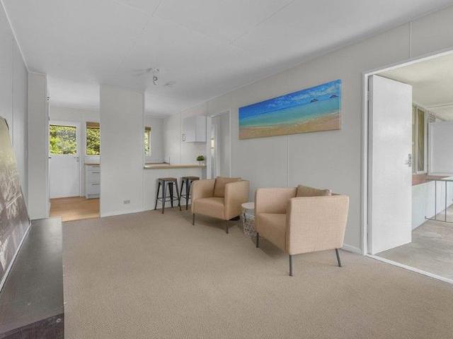Comfortable and private one bedroom unit in Annerley