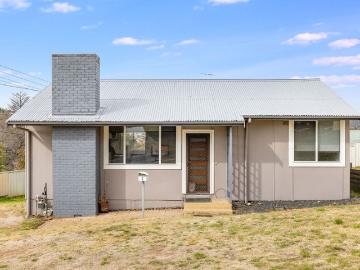 Comfortable and Renovated Family Home Available Now