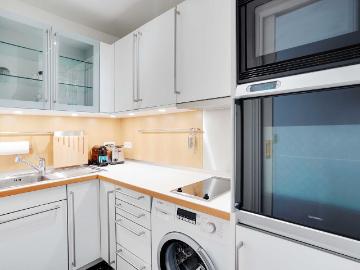 Comfortable Apartment 1BD/2P Place Vendôme, Paris Amsterdam Apartments for Rent