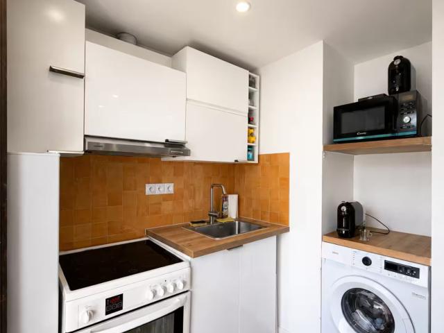 Comfortable apartment 5 min from metro Billiards Garden