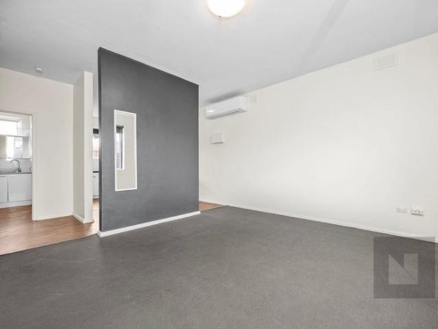 Comfortable Apartment in a Great Altona Location!