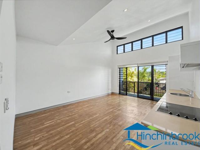Comfortable Apartment Living with Pool Access