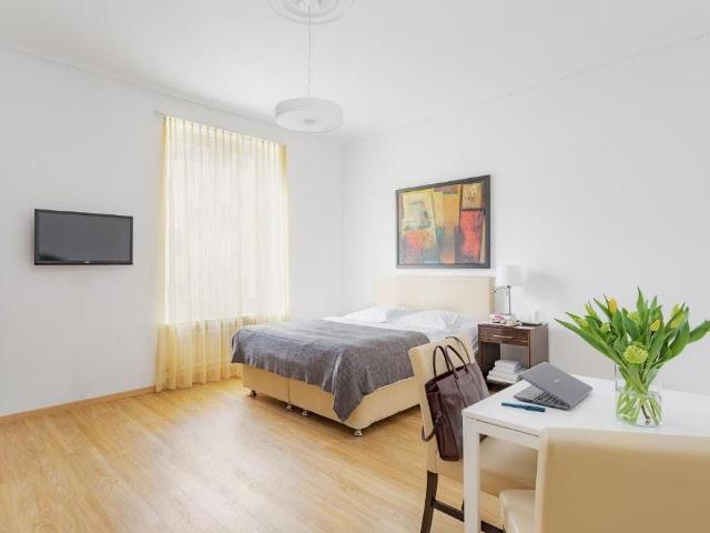 Comfortable Apartment near Zürichberg – Fully Furnished & Well Connected, Zurich Amsterdam Apartments for Rent