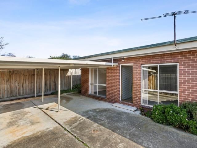 COMFORTABLE BASE IN THE HEART OF MANIFOLD HEIGHTS
