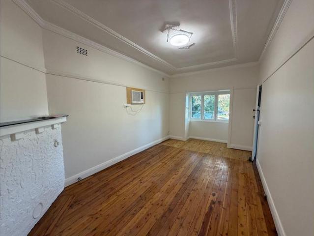 Comfortable Belfield Living with 3 Bedrooms and 2 Bathrooms