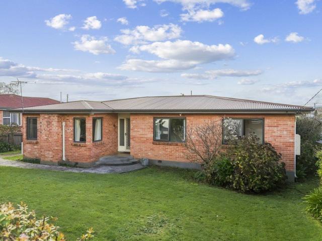 Comfortable brick home in a convenient Scottsdale location