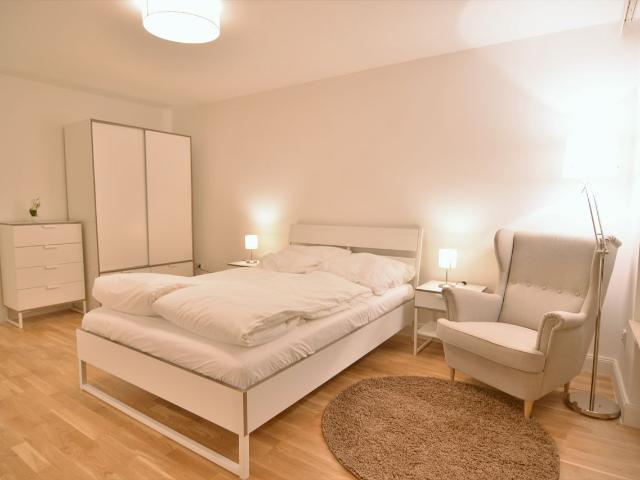 Comfortable bright Apartment with balcony, in the heart of the Westend, Frankfurt Amsterdam Apartments for Rent