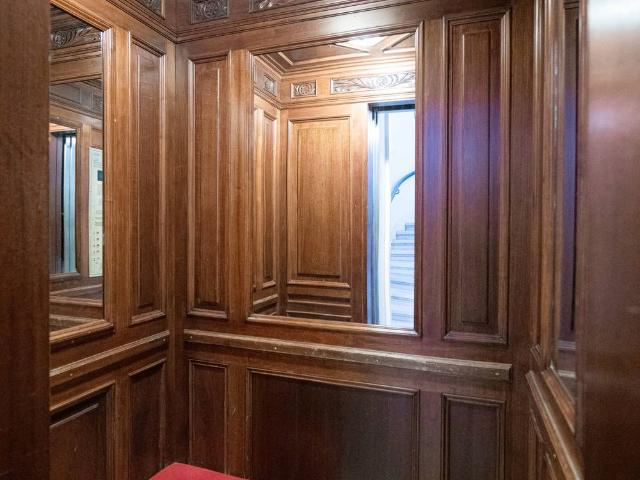 Comfortable business apartment with lift and air conditioning, Vienna Amsterdam Apartments for Rent