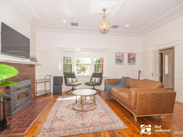 COMFORTABLE CENTRAL FURNISHED HOME