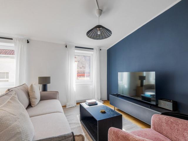 Comfortable city living: 2 bedroom apartment with top of the line amenities in Hernals