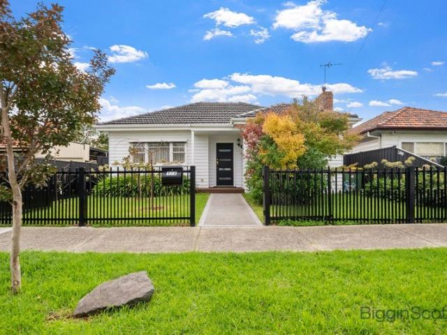 Comfortable & Convenient Charming Family Home