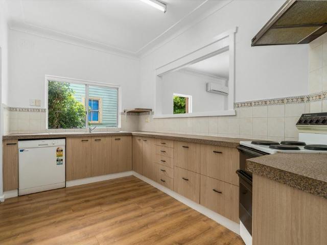 Comfortable & Convenient Family Home in a Quiet Location